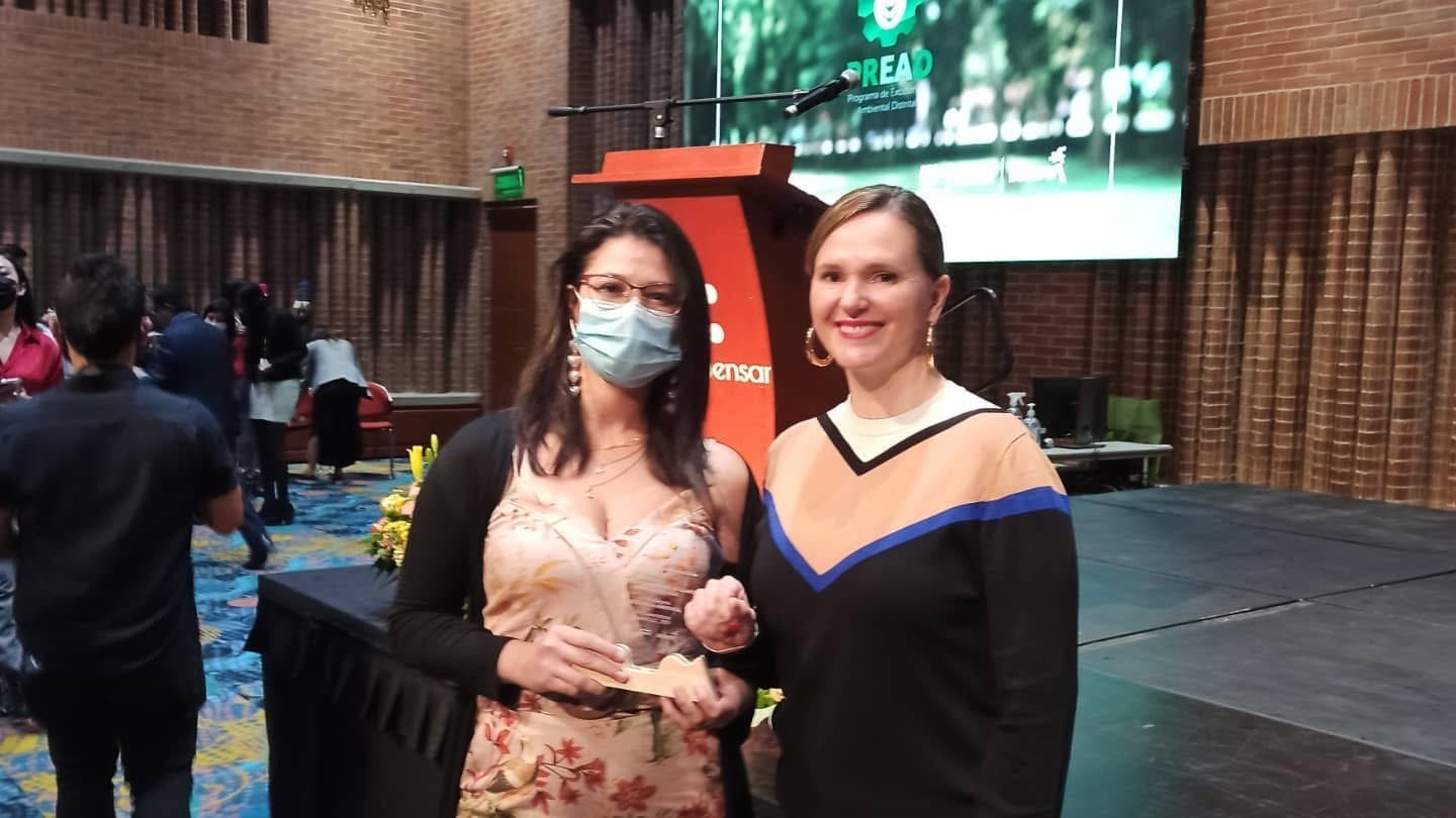 Reconocimiento PREAD (Programa de Excelencia Ambiental Distrital) junto a Carolina Urrutia, Secretaria Distrital de Ambiente de Bogotá.